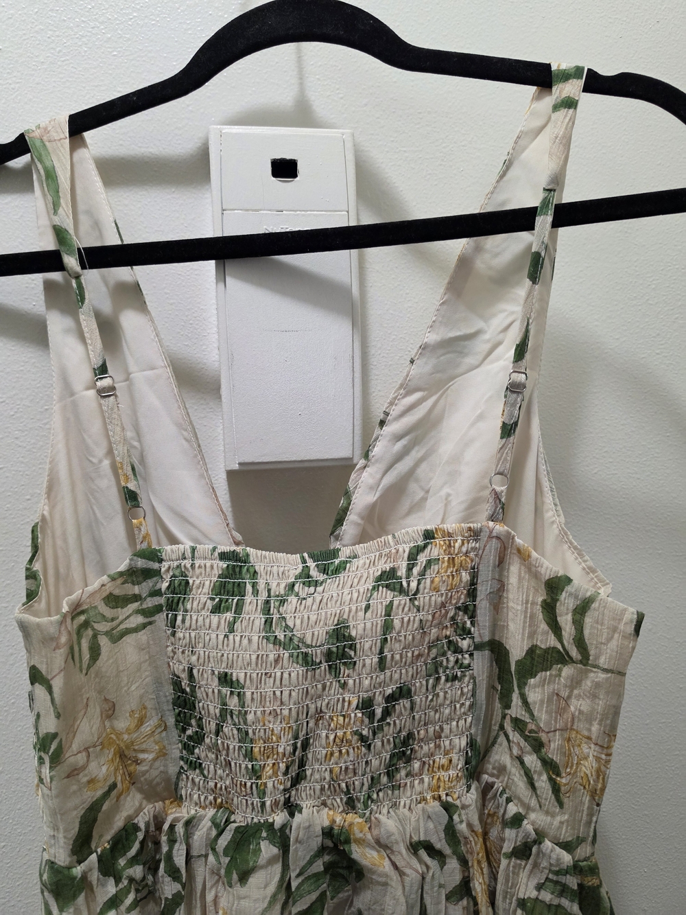 ​En Saison Floral Smocked Midi Dress with Fabric Tassels - NWT - Picture 9 of 14